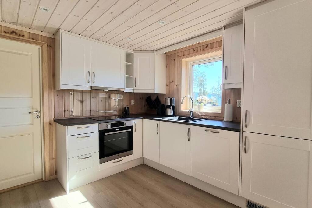 Holiday Cabin In Beautiful Surroundings 弗罗达尔 外观 照片