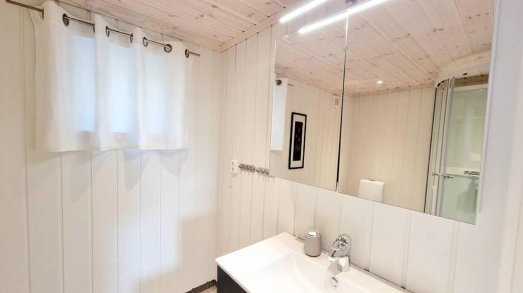 Holiday Cabin In Beautiful Surroundings 弗罗达尔 外观 照片